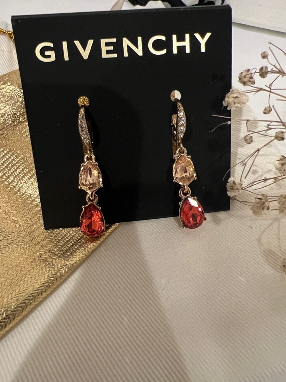 NEW Authentic Givenchy Gold
Teardrops earrings - Picture 8 of 10